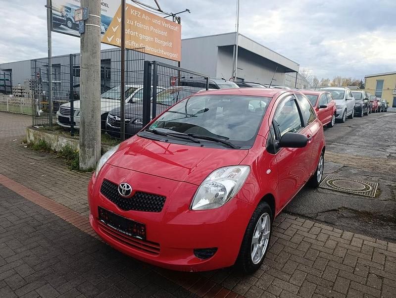 Rot Gebraucht 2007 Toyota Yaris Cool | 2.250 € (Etwas zu teuer) - Bild 1/4