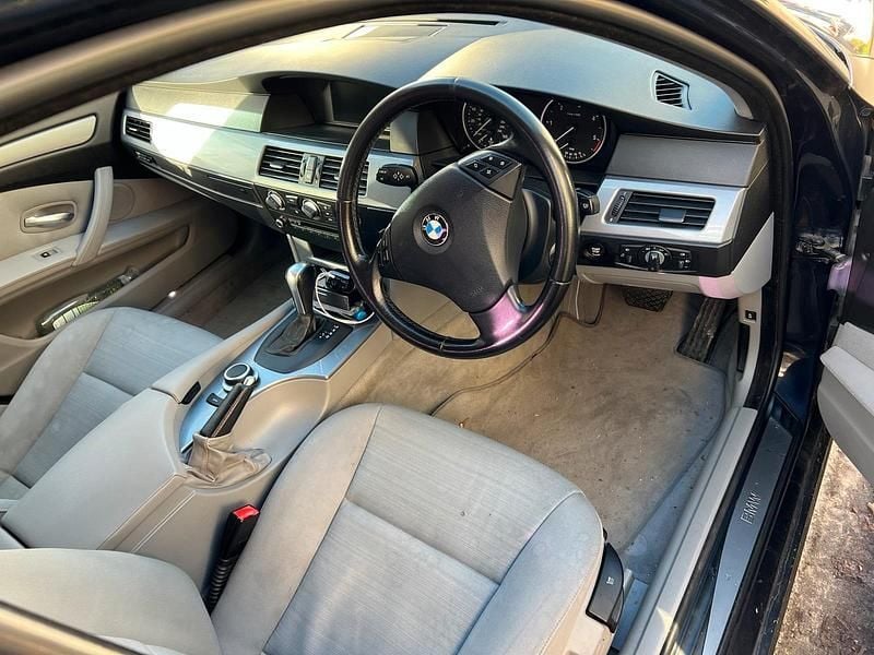 Gebraucht BMW 520 163 PS (119 kW) 2007 Blau Limousine