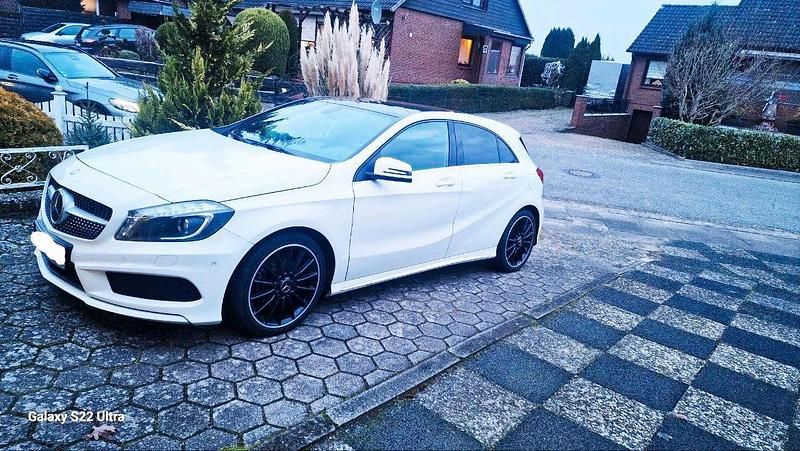 Gebraucht Mercedes A200 156 PS (114 kW) 2015 Weiß Limousine