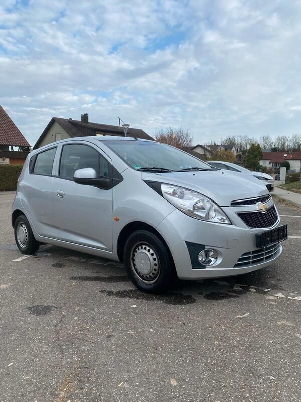Grau Gebraucht 2011 Chevrolet Spark LS Kleinwagen | 3.250 € (Fairer Preis) - Bild 1/4