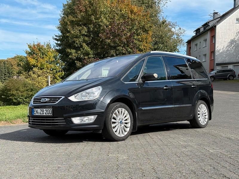 Schwarz Gebraucht 2015 Ford Galaxy Titanium Van / Kleinbus | 11.300 € (Guter Preis) - Bild 1/4