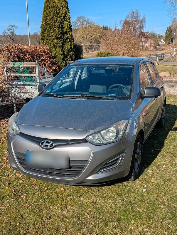 Gebraucht Hyundai i20 86 PS (63 kW) 2013 Grau Kleinwagen