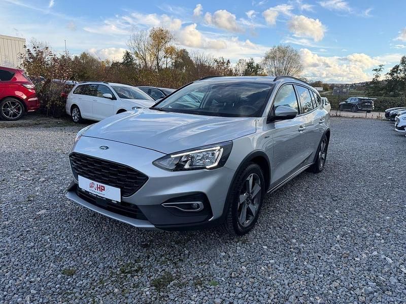 Silber Gebraucht 2022 Ford Focus Active Limousine | 13.999 € (Fairer Preis) - Bild 1/4