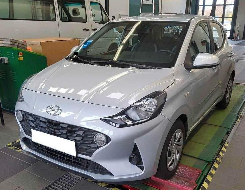 Silber Gebraucht 2021 Hyundai i10 Select Kleinwagen | 11.400 € (Guter Preis) - Bild 1/4