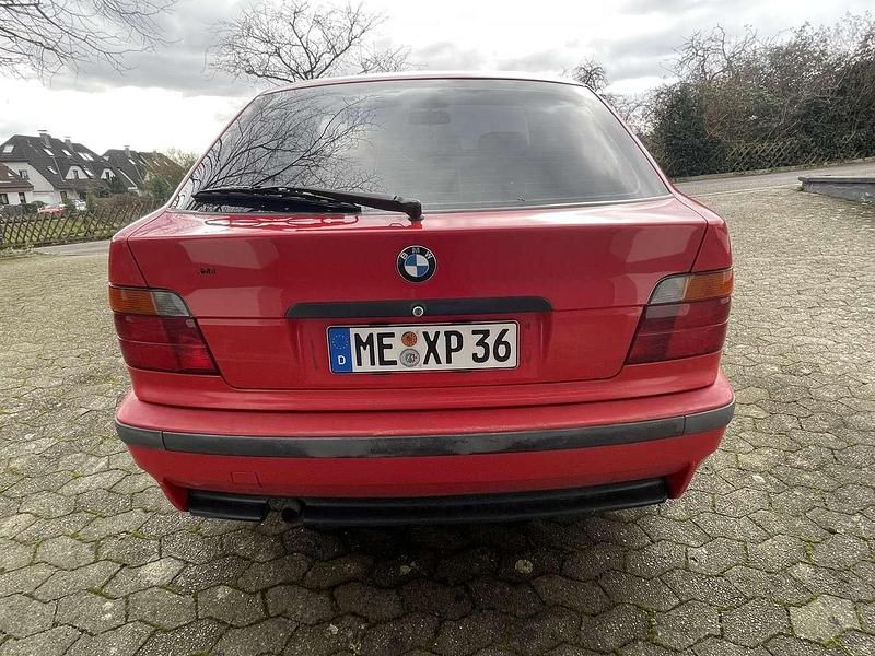 Gebraucht BMW 316 M Sport 102 PS (75 kW) 1995 Rot Coupé