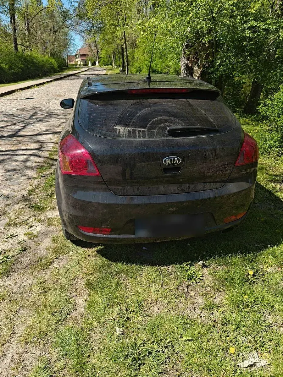Używany Kia Ceed Spirit 126 KM (92 kW) 2010 Czarny Hatchback
