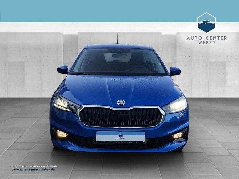 Neu Skoda Fabia Essence 95 PS (69 kW) 2025 Blau Kleinwagen