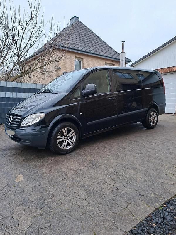 Schwarz Gebraucht 2009 Mercedes Vito Van | 5.800 € (Superpreis) - Bild 1/4