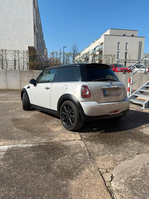 Gebraucht Mini Cooper 122 PS (89 kW) 2011 Silber Kleinwagen