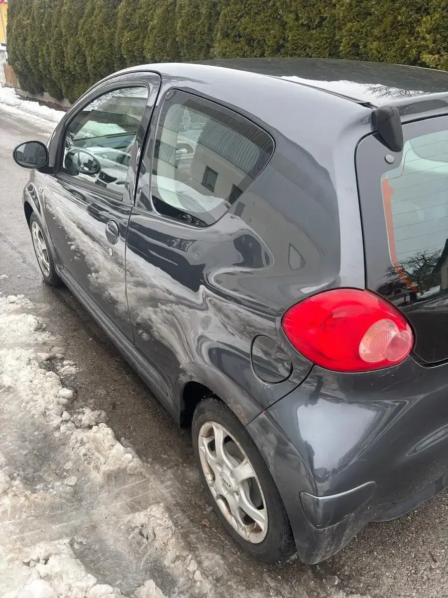 Gebraucht Toyota Aygo 55 PS (40 kW) 2006 Grau Kleinwagen