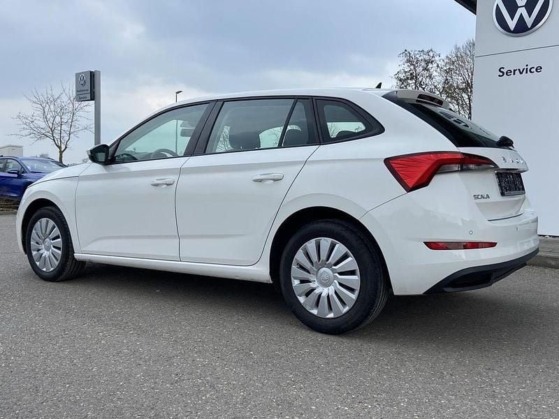 Gebraucht Skoda Scala Cool Plus 116 PS (85 kW) 2020 Weiß Kleinwagen