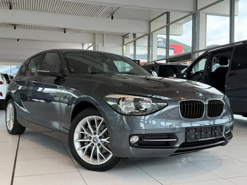 Gebraucht BMW 118 Sport Line 143 PS (105 kW) 2015 Grau Kleinwagen
