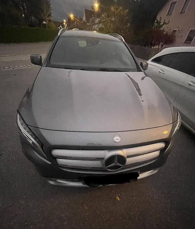 Gebraucht Mercedes GLA200 160 PS (117 kW) 2014 Grau SUV