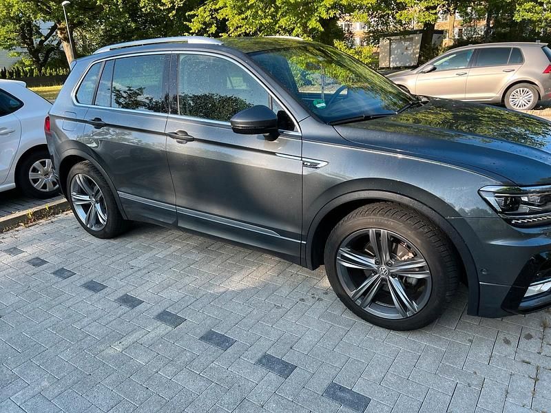 Grau Gebraucht 2016 VW Tiguan R-line SUV | 22.500 € (Guter Preis) - Bild 1/3