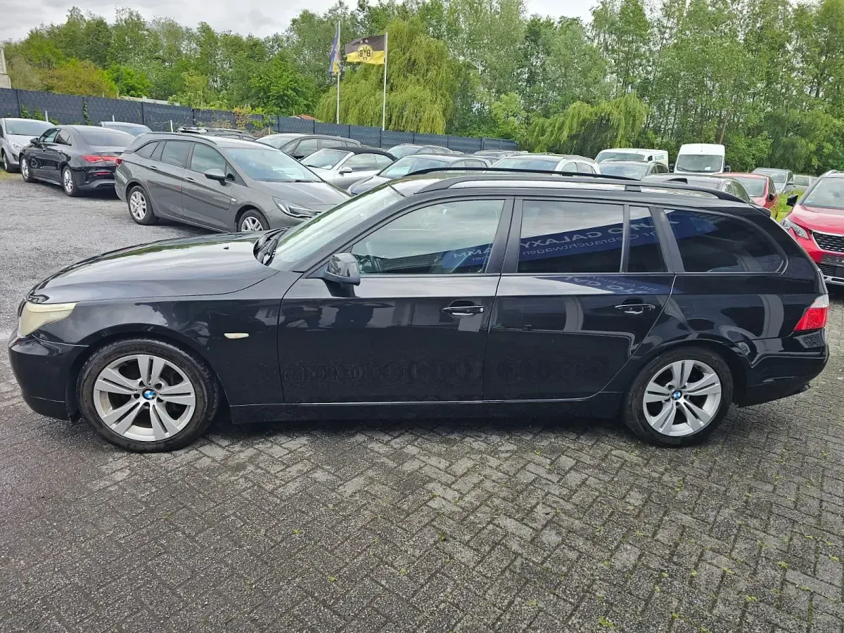 Gebraucht BMW 520 177 PS (130 kW) 2010 Schwarz Kombi