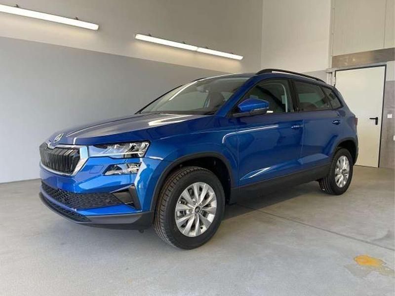 Neu Skoda Karoq Selection 150 PS (110 kW) 2025 [8x8x] race blue metallic SUV