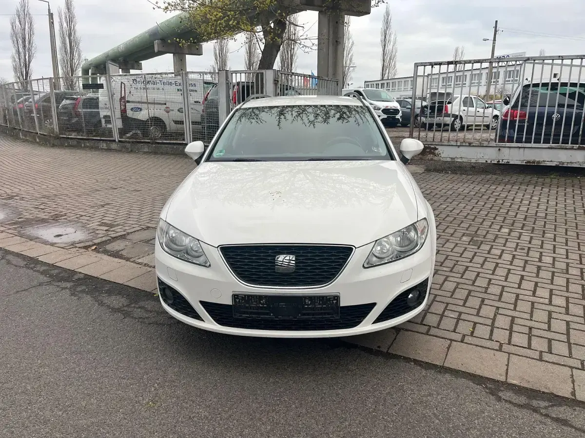 Begagnad Seat Exeo Reference 120 HK (88 kW) 2012 Vit Kombi