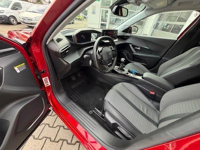 Gebraucht Peugeot 2008 Allure 131 PS (96 kW) 2021 Rot SUV