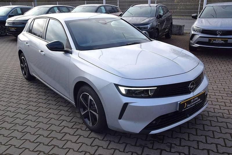 Neu Opel Astra Edition 110 PS (80 kW) 2025 Silber Limousine
