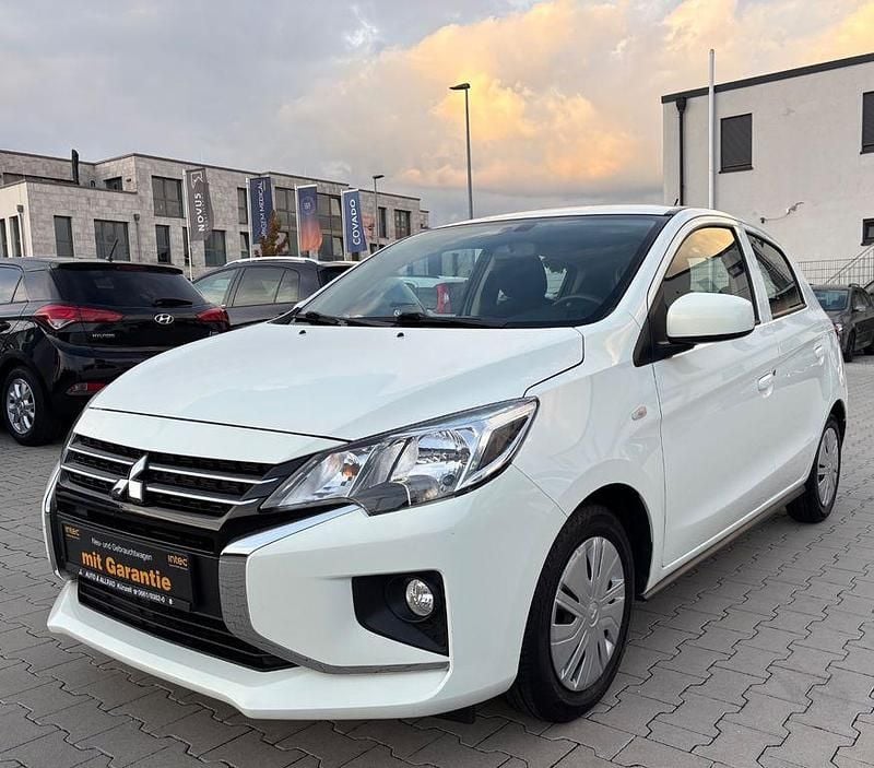 Weiß Gebraucht 2021 Mitsubishi Space Star Basis Limousine | 7.900 € (Superpreis) - Bild 1/4