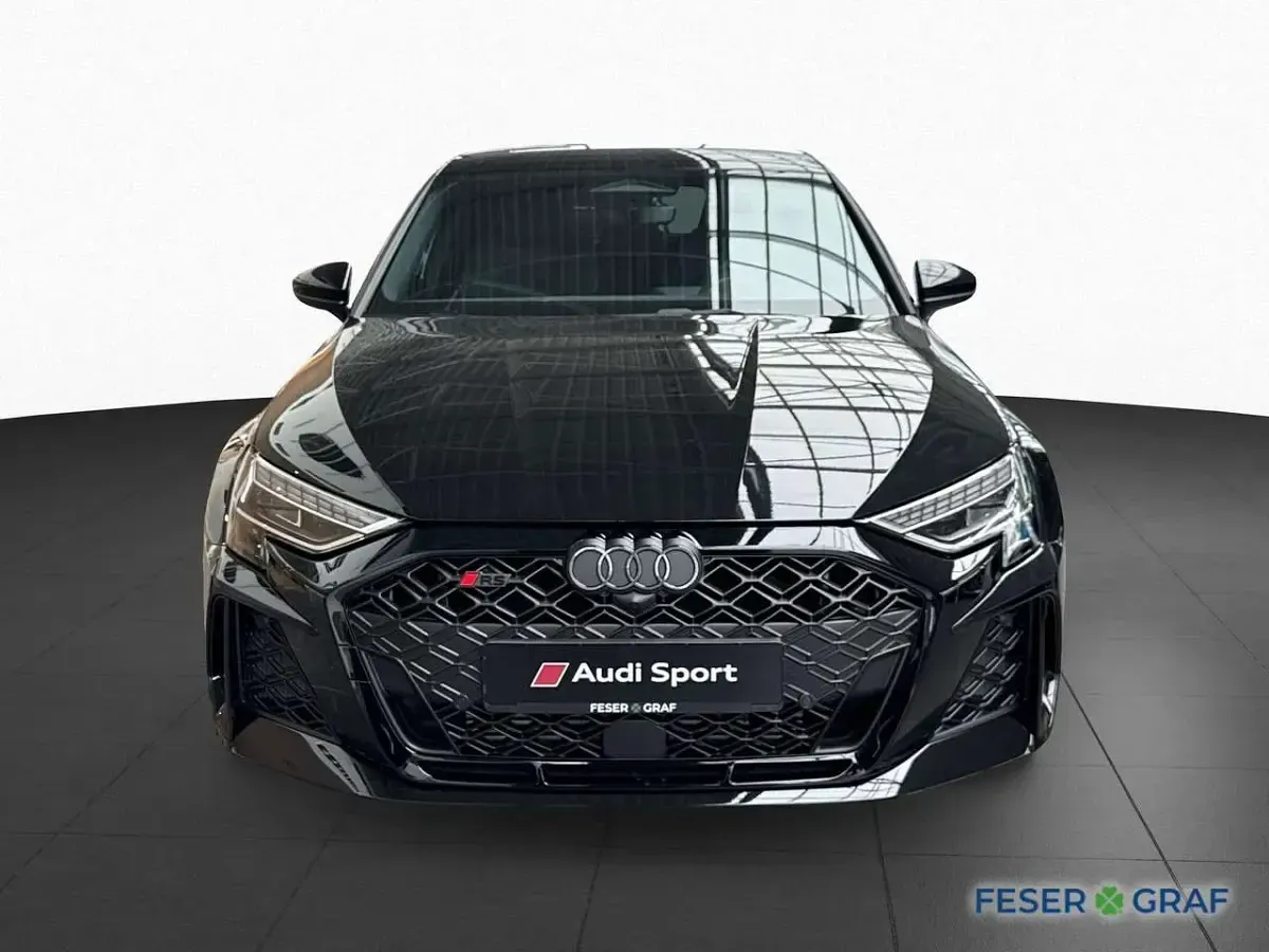 Neu Audi RS3 Ambiente 400 PS (294 kW) 2026 Mythosschwarz metallic Limousine