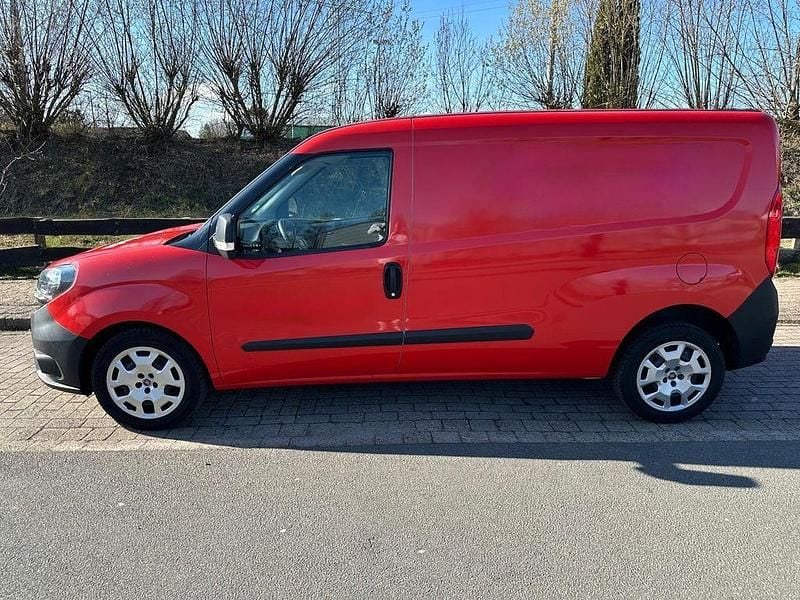 Gebraucht Fiat Doblò 101 PS (74 kW) 2019 Weiß Van / Kleinbus
