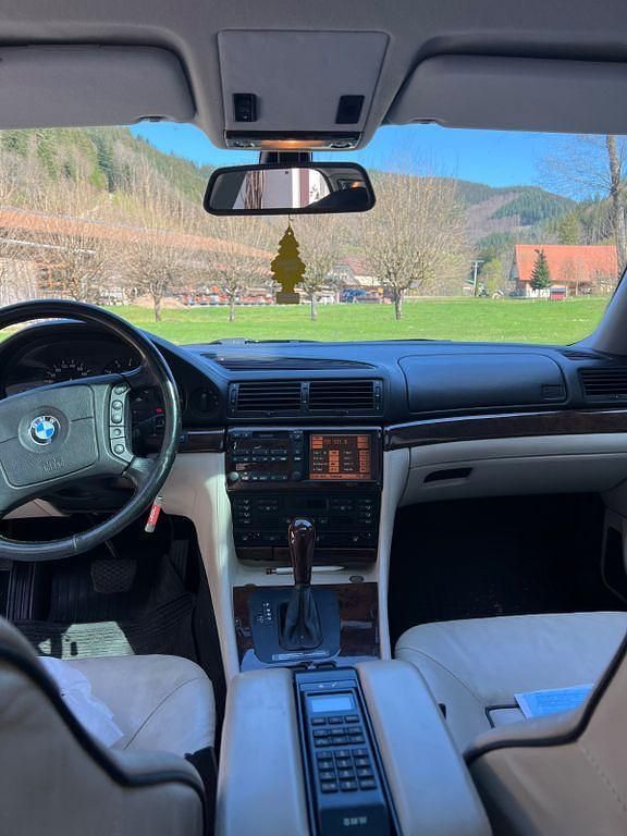 Gebraucht BMW 750 326 PS (239 kW) 1997 Blau Limousine