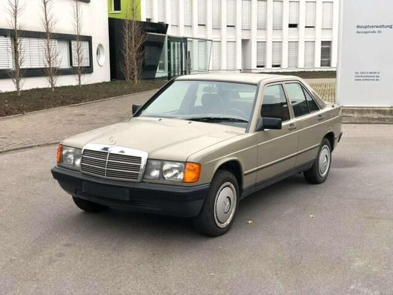 Gebraucht Mercedes 190 72 PS (52 kW) 1988 Gelb Limousine