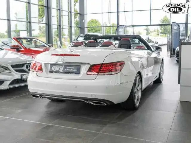 Gebraucht Mercedes E200 Urban 184 PS (135 kW) 2015 Weiß (polarweiss  unilack) Cabrio