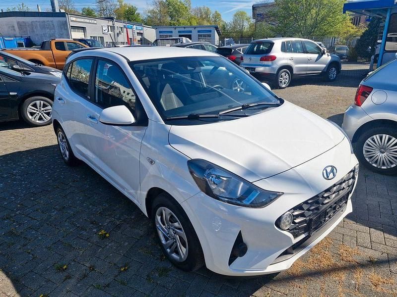 Gebraucht Hyundai i10 Select 67 PS (49 kW) 2021 Weiß Kleinwagen