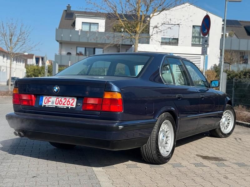 Gebraucht BMW 530 218 PS (160 kW) 1992 Blau Limousine