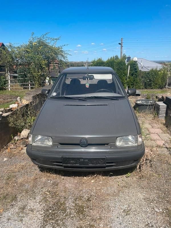 Grau Gebraucht 1999 Skoda Pick-up Abholung | 2.000 € - Bild 1/4