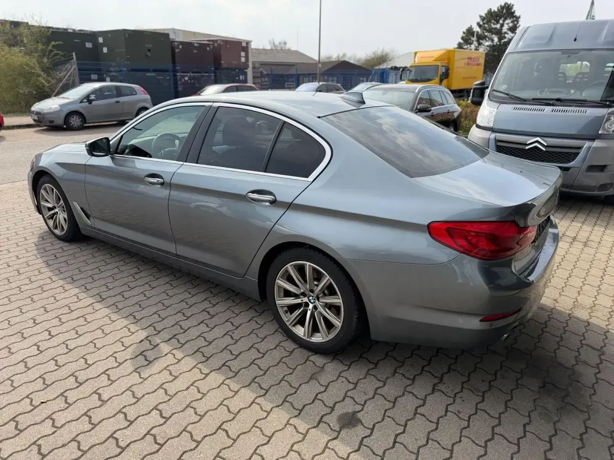 Usata BMW 520 Efficient Dynamics 190 CV (139 kW) 2018 Blu Berlina