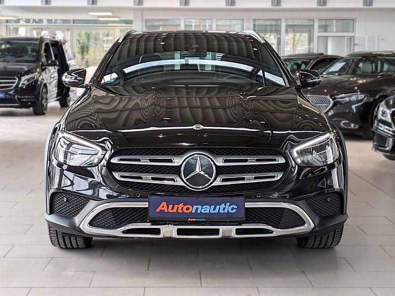 Gebraucht Mercedes E220 All-Terrain 200 PS (147 kW) 2022 Schwarz Kombi