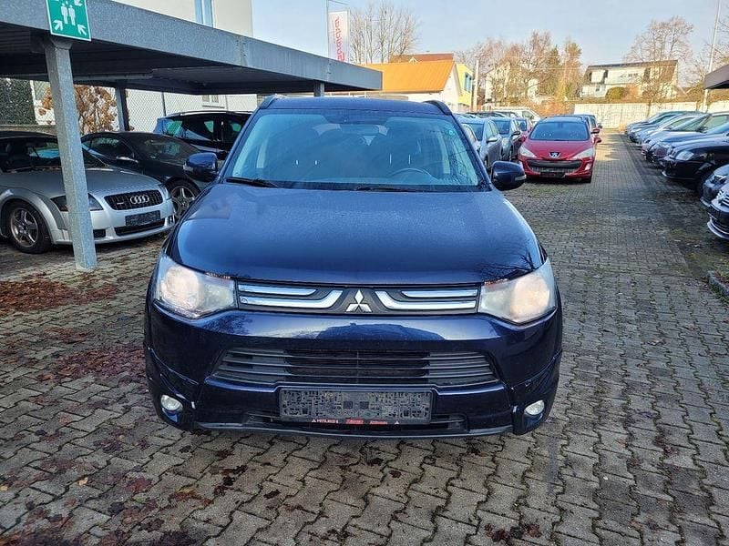 Gebraucht Mitsubishi Outlander Invite 150 PS (110 kW) 2013 Blau SUV