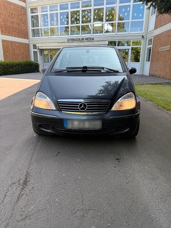 Grau Gebraucht 2000 Mercedes A160 Kleinwagen | 550 € (Guter Preis) - Bild 1/4