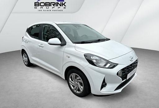 Gebraucht Hyundai i10 Select 67 PS (49 kW) 2021 Weiß Kleinwagen