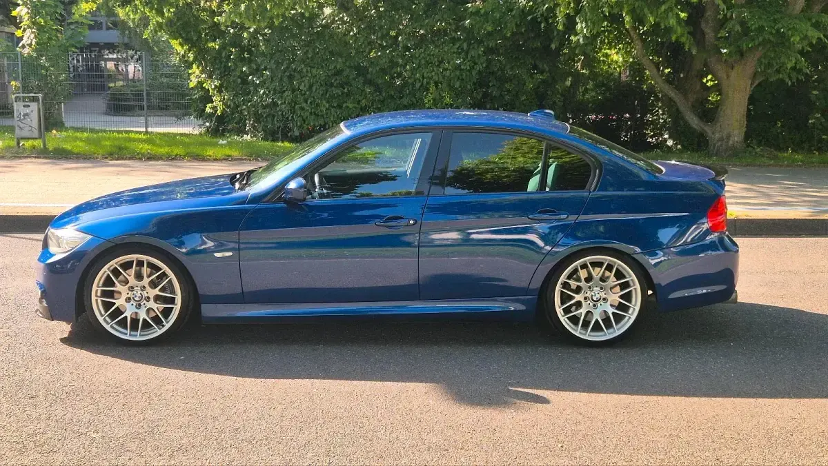 Gebraucht BMW 330 M Sport 272 PS (200 kW) 2011 Blau Limousine