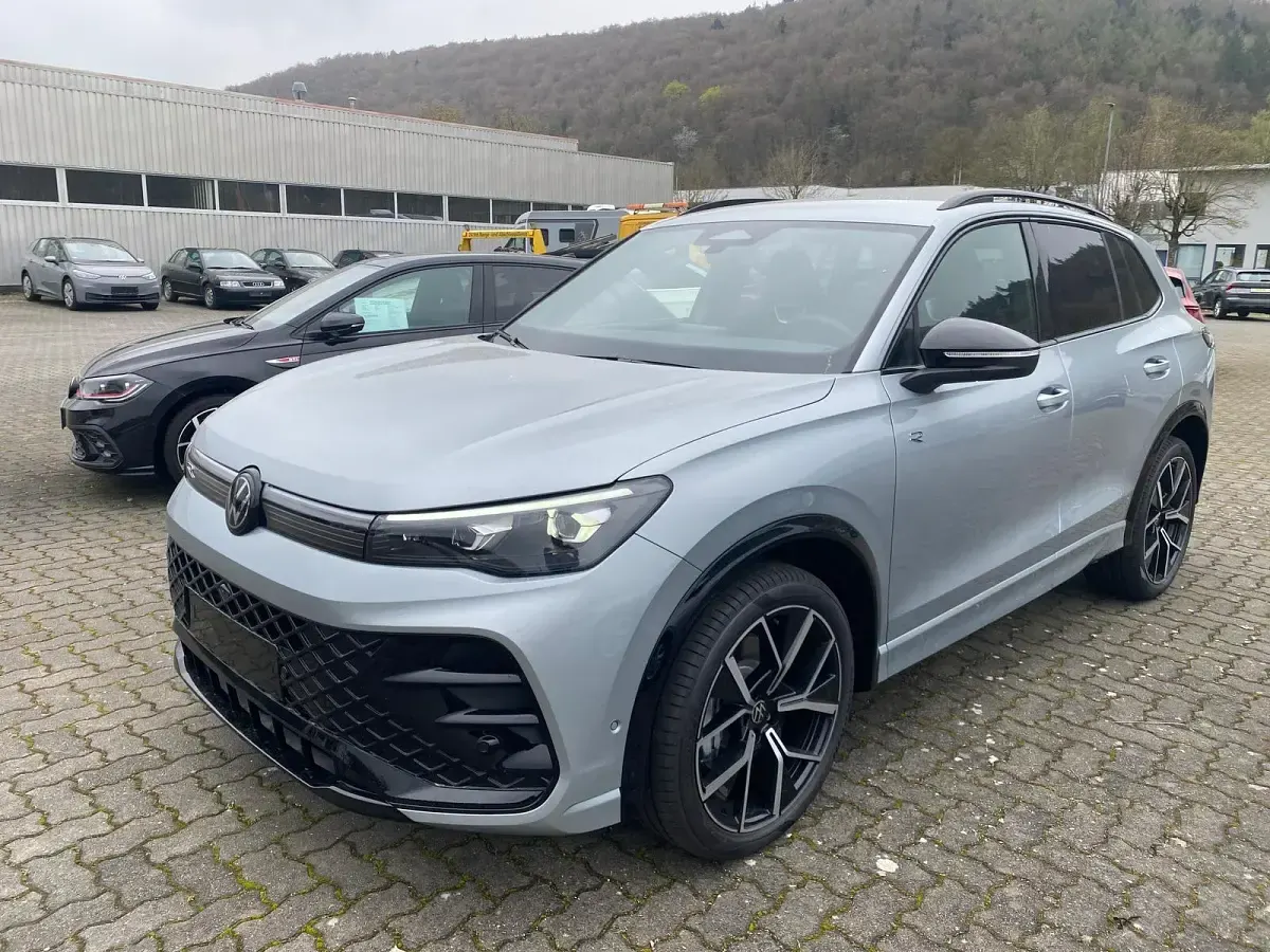 Gebraucht VW Tiguan R-line 150 PS (110 kW) 2026 SUV