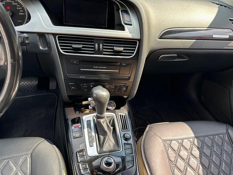 Second-hand Audi A4 211 CP (155 kW) 2010 Auriu Berlinǎ