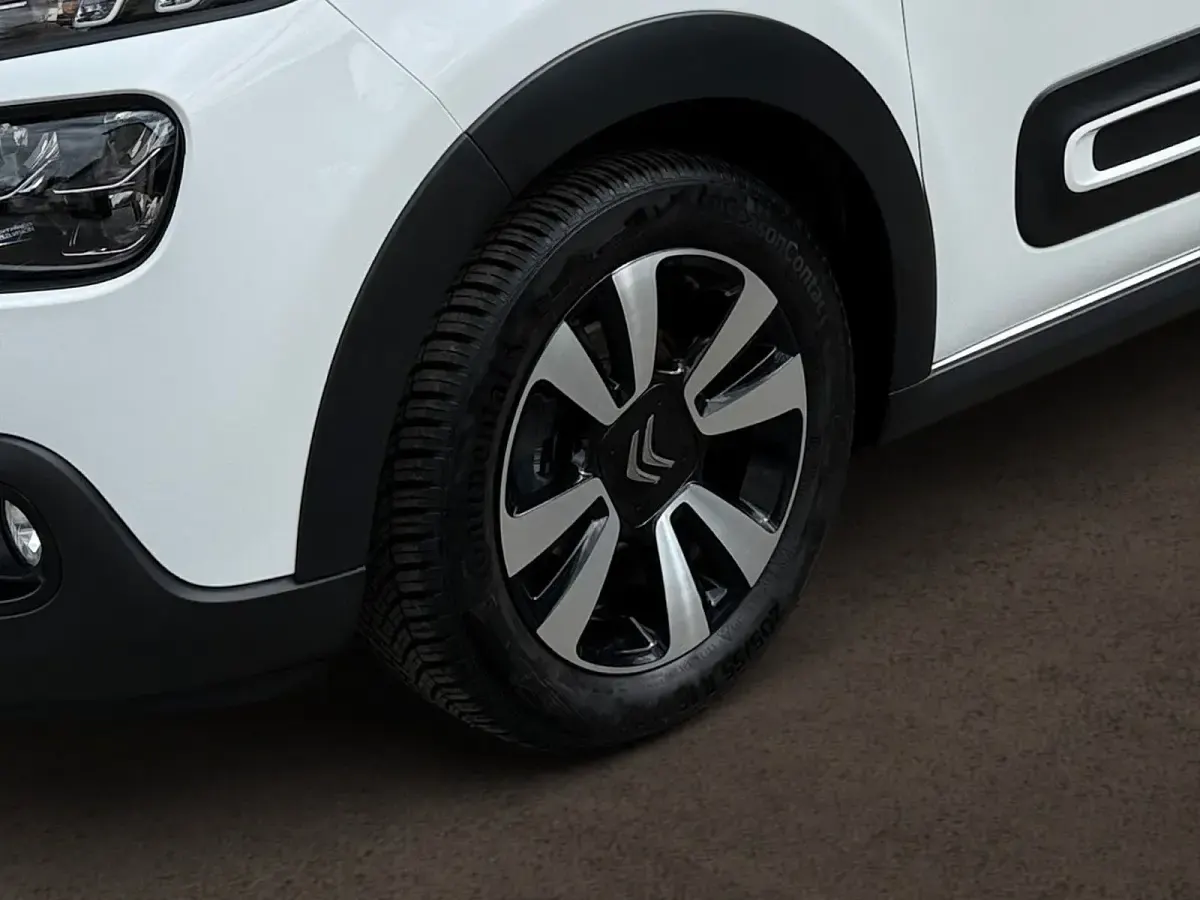 Gebraucht Citroën C3 PureTech 82 PS (60 kW) 2024 Polarweiß Limousine