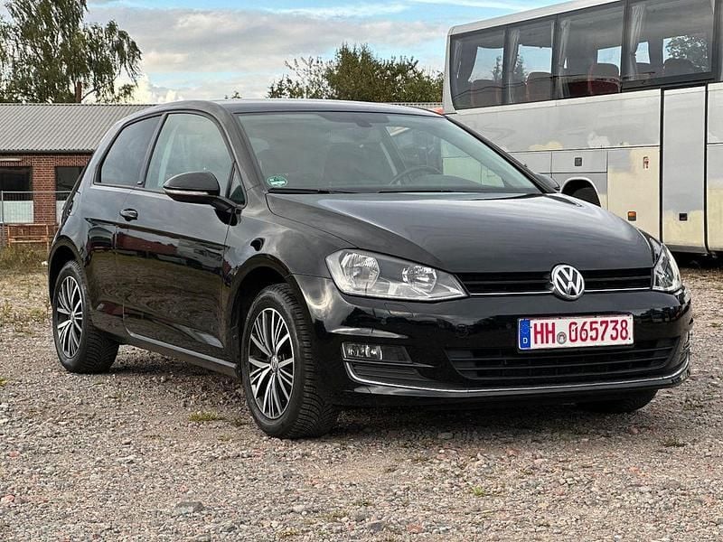 Schwarz Gebraucht 2016 VW Golf VII Allstar Limousine | 6.390 € (Superpreis) - Bild 1/4