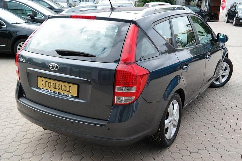 Gebraucht Kia Ceed Sportswagon 90 PS (66 kW) 2011 Grau Kombi