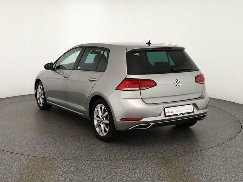 Gebraucht VW Golf VII Highline 150 PS (110 kW) 2018 Tungsten silver metallic Limousine