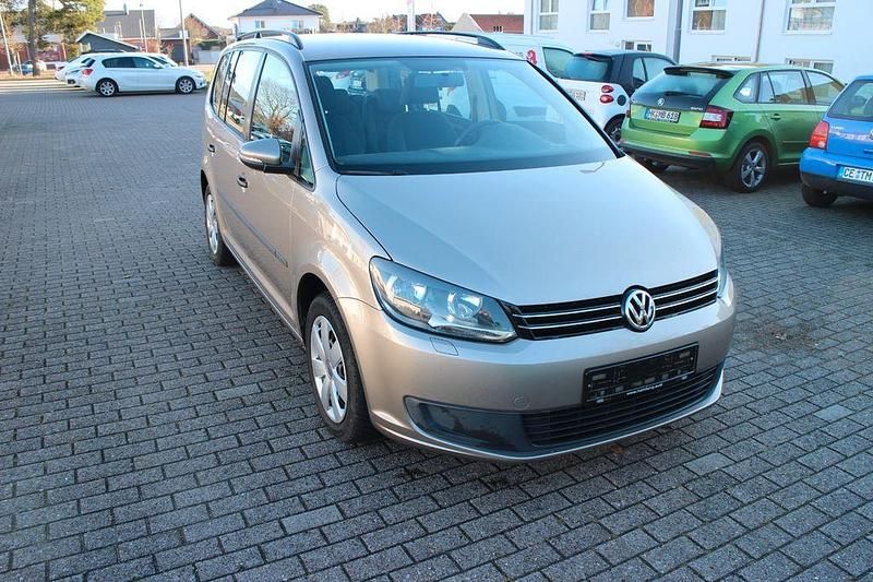 Gebraucht VW Touran Trendline 105 PS (77 kW) 2013 Beige Van / Kleinbus