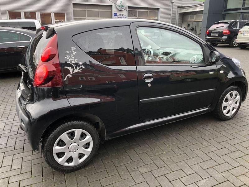 Gebraucht Peugeot 107 Envy 68 PS (50 kW) 2013 Schwarz Kleinwagen
