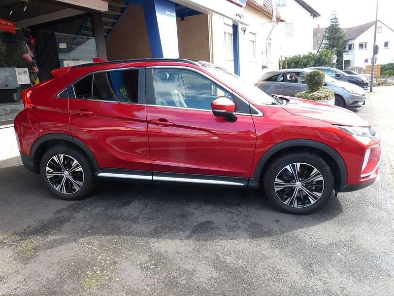 Gebraucht Mitsubishi Eclipse Cross Top 163 PS (119 kW) 2019 Dynamik rot (d) SUV