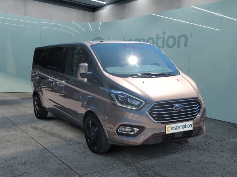 Silber Gebraucht 2019 Ford Tourneo Titanium Kombi | 35.650 € (Teuer) - Bild 1/4