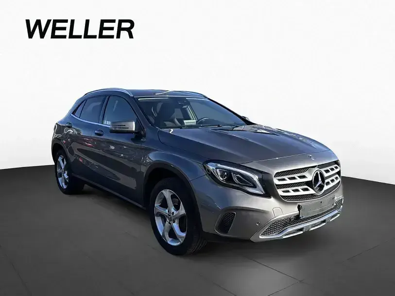 Gebraucht Mercedes GLA220 184 PS (135 kW) 2019 Mountaingrau (grau) SUV