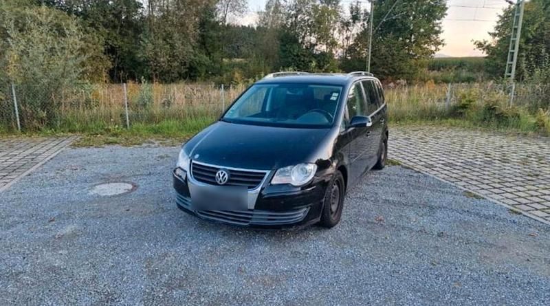 Schwarz Gebraucht 2008 VW Touran Van / Kleinbus | 1.700 € (Superpreis) - Bild 1/4